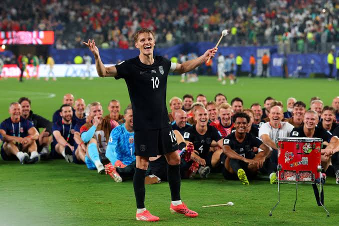 Copa 2026: Entenda o fenômeno da 'remada viking' que domina a torcida da Noruega