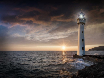 O farol que uso é mais potente que o retrovisor